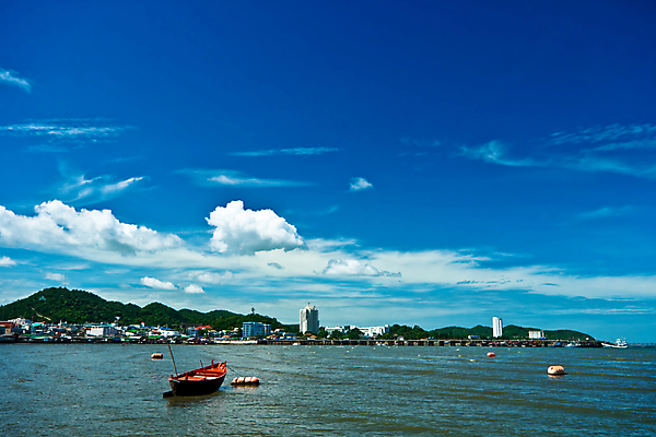 포토 JPG 해외이미지 아시아 바다 여행 백그라운드 태국 벽지 하늘 휴식 동양인 사람없음 건물 파란색 햇빛 맑음 도시 보트 방파제 멀리 해외포토 건축물 공공시설 나라 컬러 컨셉 배_교통 날씨 인종 태양 파일형식 이미지허브