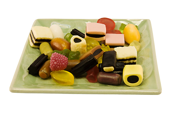 포토 JPG 해외이미지 모양 접시 길 분홍색 오렌지 디저트 쟁반 사탕 사람없음 장식 빨간색 초록색 컬러풀 과자 검은색 흰색 대접 달콤 설탕 자르기 오브젝트 산딸기 고무 고립 많음 해외포토 식기 음식 컬러 컨셉 과일 모션 맛 파일형식 이미지허브