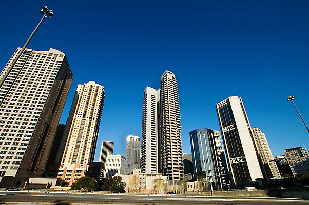 포토 JPG 해외이미지 구름 비즈니스 건축양식 창문 유리 하늘 새로움 거리 주택 사람없음 건물 사무실 고층빌딩 도시 센터 도심 큼 상승 타운 해외포토 자연요소 건축물 건축 컨셉 재질 빌딩 크기 파일형식 이미지허브