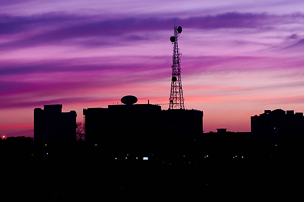 포토 JPG 해외이미지 산업 밭 통신 모바일 무선통신 프레임 세포 안테나 사람없음 빨간색 스마트폰 탑 금속 텔레비전 광선 흰색 네트워크 역 전화기 수화기 라디오 신호 방송 뼈대 돛대 전송 소통 방사선 송신기 셀룰러 해외포토 건축물 컬러 컨셉 농업 교통시설 재질 전자제품 핸드폰 스마트기기 파일형식 이미지허브