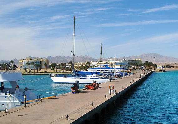 포토 JPG 해외이미지 구름 라이프스타일 바다 섬 여행 요트 휴가 항해 풍경 해변 사람없음 가로 물 여름 파란색 관광지 컬러풀 태양 꿈 자유 뜨거움 재산 고급 크루즈 방향 모터보트 다도해 사생활 열대기후 해외포토 자연요소 계절 컬러 컨셉 배_교통 생활 금융 파일형식 이미지허브