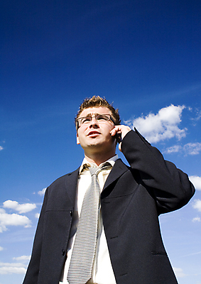 포토 JPG 해외이미지 나무 구름 직업 남자 안경 셔츠 밭 비즈니스 자연 하늘 넥타이 한명 사람 정장 성인 야외 초록색 파란색 선글라스 햇빛 노란색 농촌 비즈니스맨 우아함 숲 전화기 옷입기 스타일 남자한명만 해외포토 자연요소 식물 1 잡화 옷 컬러 컨셉 상의 농업 모션 태양 시골 직장인 생태계 남자만 파일형식 이미지허브