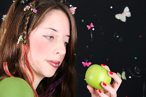 포토 JPG 해외이미지 백인 모델 여자 꽃 리본 얼굴 어린이 음식 나비 백그라운드 과일 한명 사람 10대 초록색 컬러풀 사과 정상 특징 해외포토 서양인 식물 1 컬러 곤충 청소년 신체부위 파일형식 이미지허브