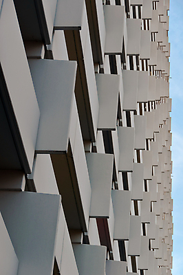 포토 JPG 해외이미지 디자인 외관 벽 패턴 건축양식 유리 하늘 아파트 주택 사람없음 건물 파란색 컬러풀 탑 발코니 흰색 도시 재산 플랫 큼 콘도 타운 리빙 렌탈 진짜 콘크리트 해외포토 건축물 건축 컬러 무늬 재질 숙소 금융 크기 파일형식 이미지허브