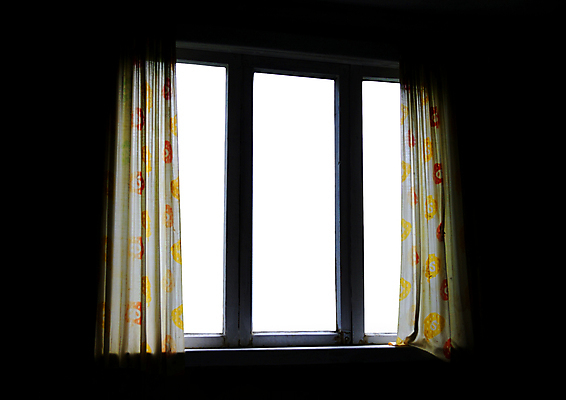 포토 JPG 해외이미지 벽 건축양식 창문 휴식 주택 프레임 실내 풍경 사람없음 내부 건물 세로 빛 반사 오픈 고독 장면 해외포토 건축물 건축 감정 컨셉 파일형식 이미지허브