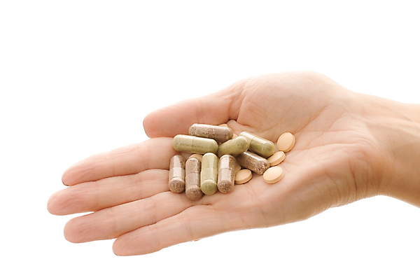 포토 JPG 해외이미지 라이프스타일 손 여자 건강 사람없음 알약 흰색 비타민 고립 해외포토 컬러 사람 생활 신체부위 약 영양소 파일형식 이미지허브