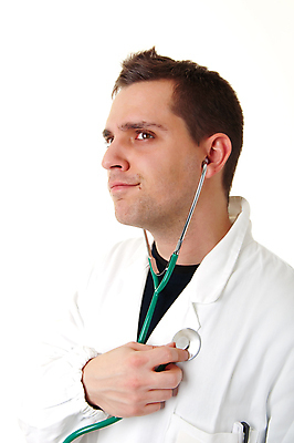 포토 JPG 해외이미지 직업 손 남자 행복 포즈 백그라운드 유니폼 청진기 성공 노동자 건강 병원 관리 한명 서기 미소 사람 성인 약 펜 의사 흰색 기록 업무 작업 자신감 긍정 돌봄 해외포토 1 옷 감정 컬러 컨셉 의학 의료기기 모션 표정 신체부위 필기구 의료진 파일형식 이미지허브