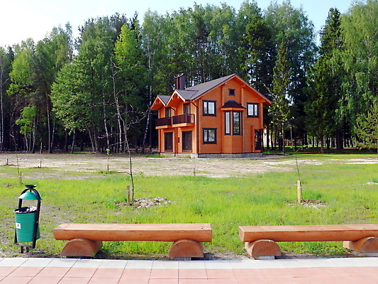 포토 JPG 해외이미지 나무 전통 외관 백그라운드 건축양식 창문 자연 지붕 주택 사람없음 건물 목재 갈색 마을 정원 시골 숲 시골집 해외포토 식물 건축물 건축 컬러 재료 생태계 파일형식 이미지허브