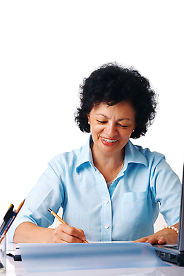 포토 JPG 해외이미지 백인 직업 라이프스타일 웰빙 여자 노년 할머니 인터넷 비즈니스 통신 가족 한명 미소 사람 성인 노트북 컴퓨터 연필 듣기 흰색 기록 업무 비즈니스우먼 주름 은퇴 방법 옛날 주목 노화 해외포토 서양인 1 컬러 컨셉 관계 모션 학용품 표정 생활 전자제품 필기구 작업 직장인 파일형식 이미지허브