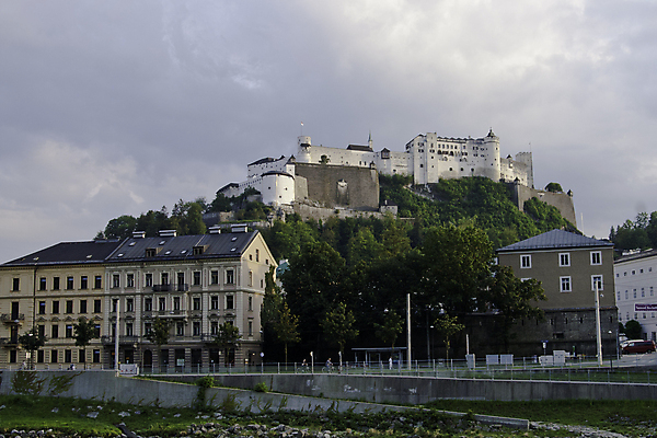 포토 JPG 해외이미지 유럽 바다 섬 여행 요트 건축양식 창문 하늘 호텔 휴가 산 주택 해변 사람없음 건물 물 여름 파란색 컬러풀 여행객 마을 항구 보트 크루즈 지중해 그리스 언덕 포트 타운 석호 그리스인 해외포토 자연요소 서양인 건축물 계절 건축 나라 컬러 배_교통 교통시설 숙소 사람 도시 파일형식 이미지허브