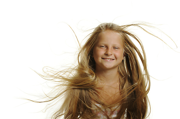 포토 JPG 해외이미지 백인 1 응시 드레스 여자 행복 얼굴 어린이 포즈 모션 바람 한명 서기 웃음 사람 세로 금발 뷰티 유행 흰색 선탠 싱글 슛 길이 고립 유일 표현성 해외포토 자연요소 서양인 헤어스타일 시선 옷 감정 컬러 날씨 표정 신체부위 파일형식 이미지허브