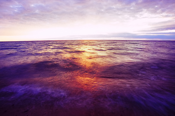 포토 JPG 해외이미지 호수 물결 여행 자연 사람없음 물 빛 태양 반사 미국 침묵 일몰 놀람 광선 큼 장면 북쪽 내추럴 우수 해외포토 자연요소 감정 북아메리카 표정 노을 소리 크기 방향 절기 생태계 파일형식 이미지허브