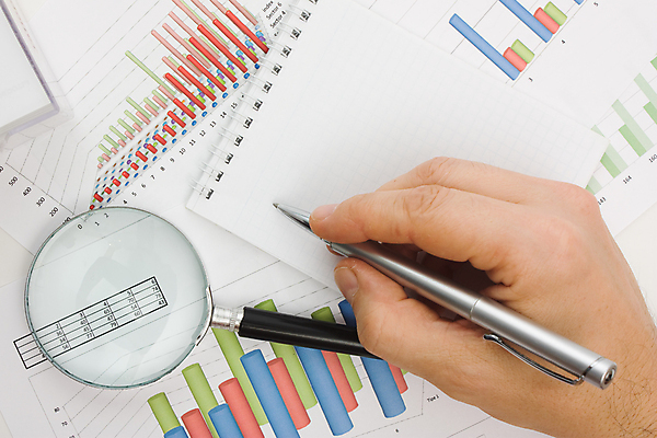 포토 JPG 해외이미지 직업 손 산업 탁자 그래프 사람없음 사무실 펜 공연 도구 기록 고리 계산 카운트 해외포토 가구 비즈니스 이벤트 신체부위 필기구 파일형식 이미지허브