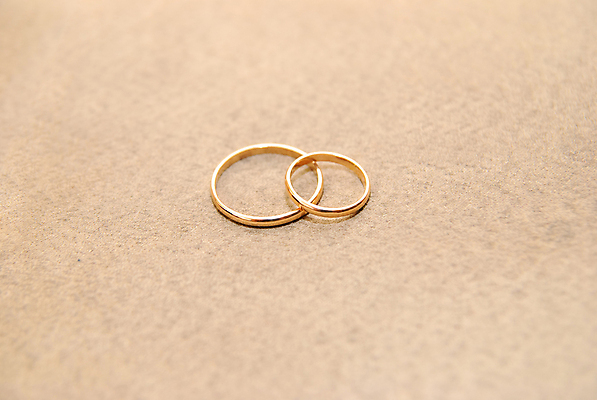 포토 JPG 해외이미지 결혼 프로포즈 실내 사랑 사람없음 결혼반지 해외포토 감정 이벤트 내부 반지 파일형식 이미지허브