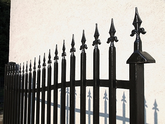 포토 JPG 해외이미지 주택 사람없음 야외 건물 장식 울타리 금속 고체 스타일 해외포토 건축물 재질 담장 파일형식 이미지허브