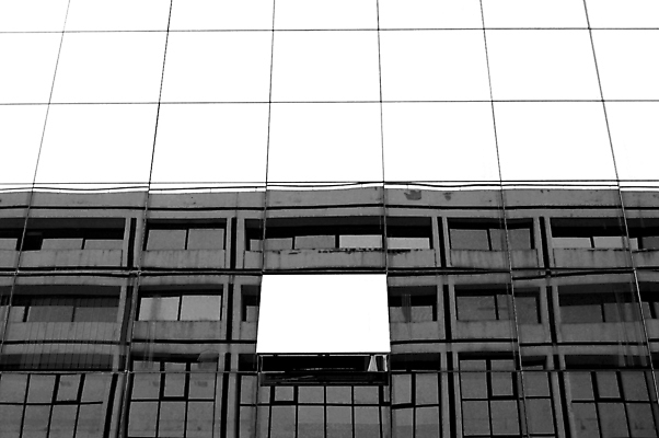 포토 JPG 해외이미지 나무 디자인 외관 산업 선 백그라운드 패턴 비즈니스 건축양식 창문 유리 표면 추상 사람없음 건물 빛 사무실 반사 금속 사각형 도시 업무 오픈 투명 묘사 정사각형 각도 대칭 왜곡 스타일 미니멀 해외포토 도형 식물 건축물 건축 무늬 재질 작업 파일형식 이미지허브