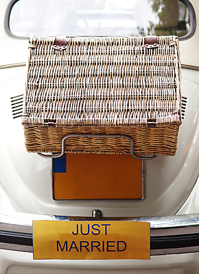 포토 JPG 해외이미지 여행 결혼 교통시설 자동차 결혼식 휴가 사랑 사람없음 여행가방 낭만 수확 골동품 짐 흰색 네덜란드 복고 수하물 해외포토 감정 유럽 육상교통 컬러 교통 컨셉 농업 가방 이벤트 시설 파일형식 이미지허브