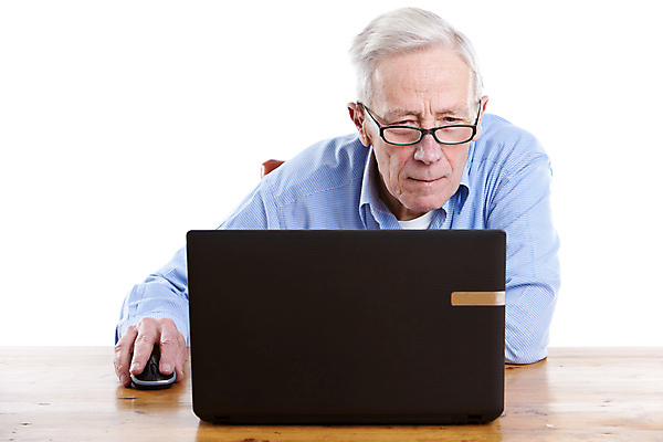 포토 JPG 해외이미지 백인 남자 안경 인터넷 통신 건강 한명 앉기 성인 노트북 컴퓨터 회색 은퇴 흰배경 70대 연금 해외포토 서양인 1 잡화 노년 컬러 백그라운드 모션 사람 전자제품 흰색 파일형식 이미지허브