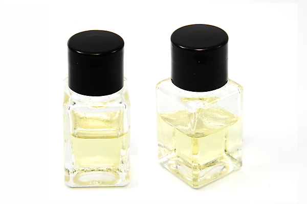 포토 JPG 해외이미지 산업 과학 백그라운드 유리 유리병 실험 그림자 사람없음 빛 스터디 컬러풀 견본 검은색 항아리 투명 액체 실험실 주식 컨테이너 향수 순수 분석 줄서기 캡모자 화학약품 해외포토 모자_잡화 컬러 컨셉 모션 재질 병_용기 금융 학습 화장품 도자기 화학 물질 파일형식 이미지허브