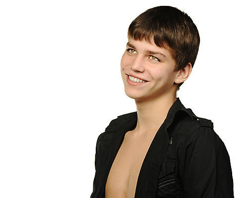 포토 JPG 해외이미지 백인 모델 1 라이프스타일 남자 행복 얼굴 백그라운드 셔츠 신체 근육 건강 한명 미소 웃음 사람 소년 뷰티 유행 검은색 흰색 청바지 화려 선탠 허리 어깨 몸통 보여주기 고립 진짜 해외포토 서양인 감정 어린이 컬러 컨셉 상의 바지 모션 표정 생활 신체부위 파일형식 이미지허브