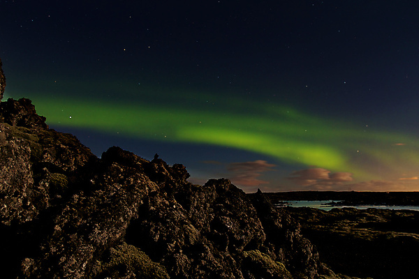 포토 JPG 해외이미지 별 호수 여행 백그라운드 자연 하늘 산 파노라마 풍경 사람없음 야외 물 파란색 빛 뷰티 우주 환경 검은색 어둠 침묵 달 바위 흰색 정상 야간 언덕 장면 웅장함 절정 수평선 해외포토 자연요소 컬러 촬영기법 소리 돌_바위 생태계 파일형식 이미지허브