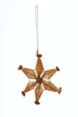 포토 JPG 해외이미지 나무 전통 계절 별 백그라운드 크리스마스 겨울 휴가 주택 기념 실내 사람없음 내부 장식 축제 장식볼 축하 원형 황금 12월 묘사 오브젝트 싱글 밀짚 설정 해외포토 자연요소 도형 식물 기념일 컨셉 건물 날짜 짚 파일형식 이미지허브