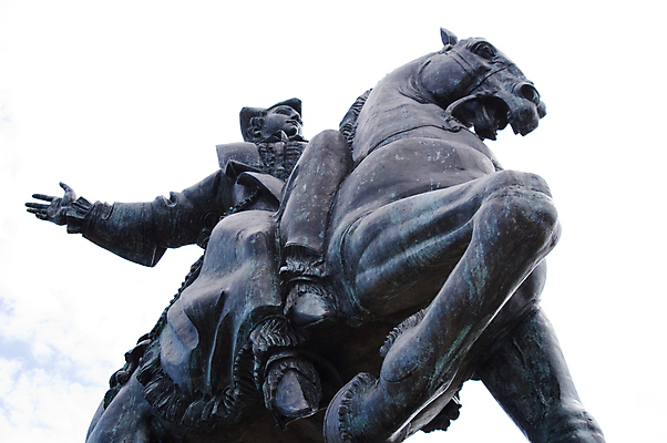 포토 JPG 해외이미지 구름 모자 건축양식 하늘 사람없음 금속 칼 받침대 꼬리 갈기 청동 병정 기수 천연기념물 여왕 구리 해외포토 자연요소 잡화 건축 재질 원소 파일형식 이미지허브