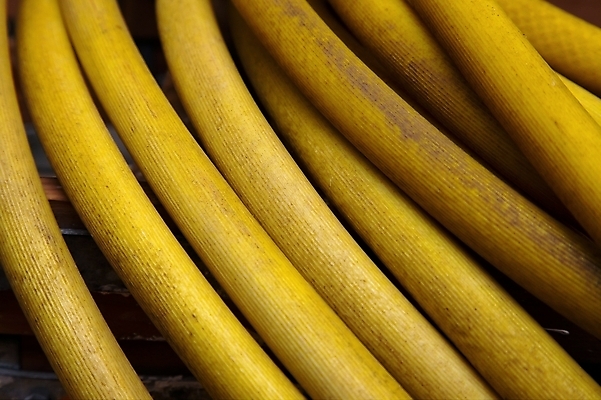 포토 JPG 해외이미지 백그라운드 사람없음 노란색 상점 도구 원형 작업실 플라스틱 묘사 롤 튜브 차고 하드웨어 해외포토 도형 컬러 재질 컴퓨터 파일형식 이미지허브