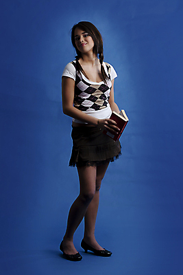 포토 JPG 해외이미지 학생 여자 교육 한명 미소 성인 10대 책 스터디 뷰티 유행 대학교 문학 해외포토 1 학교 청소년 표정 사람 학습 파일형식 이미지허브