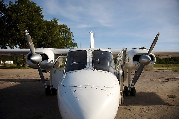포토 JPG 해외이미지 여행 백그라운드 비즈니스 교통시설 하늘 비행기 사람없음 파란색 흰색 공항 파일럿 사파리 항공 상업 제트기 승객 엔진 해외포토 직업 컬러 교통 항공교통 대중교통 시설 파일형식 이미지허브