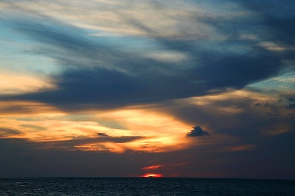 포토 JPG 해외이미지 호수 바다 섬 여행 하늘 휴가 휴식 사람없음 물 컬러풀 햇빛 태양 평화 수영 일몰 시간 뜨거움 고급 인도인 지중해 하와이 코코넛 몰디브 무료 바하마 파라다이스 해외포토 자연요소 외국인 아시아 컬러 컨셉 과일 동양인 노을 미국 수상스포츠 파일형식 이미지허브
