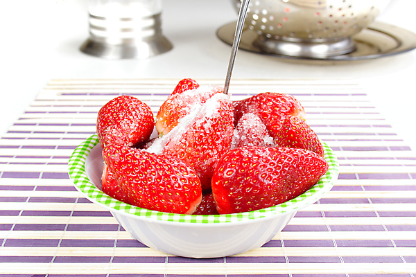 포토 JPG 해외이미지 라이프스타일 열매 음료 음식 다이어트 과일 재료 자연 딸기 디저트 기술 건강 씨앗 사람없음 빨간색 여름 활발 신선 그룹 달콤 맛 아침식사 설탕 먹기 오브젝트 비타민 숙성 채식주의자 해외포토 식물 계절 컬러 컨셉 모션 생활 식사 생태계 채식 영양소 파일형식 이미지허브