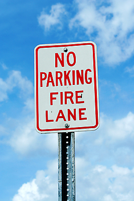 포토 JPG 해외이미지 구름 길 교통시설 하늘 불 사람없음 빨간색 파란색 금지 흰색 사인 공지사항 위반 해외포토 자연요소 컬러 교통 시설 파일형식 이미지허브