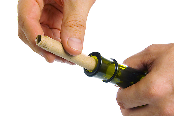 포토 JPG 해외이미지 손 백그라운드 사람없음 쪽지 흰색 메시지 두루마리 편지 sos 고립 해외포토 컬러 신체부위 구조요청 파일형식 이미지허브