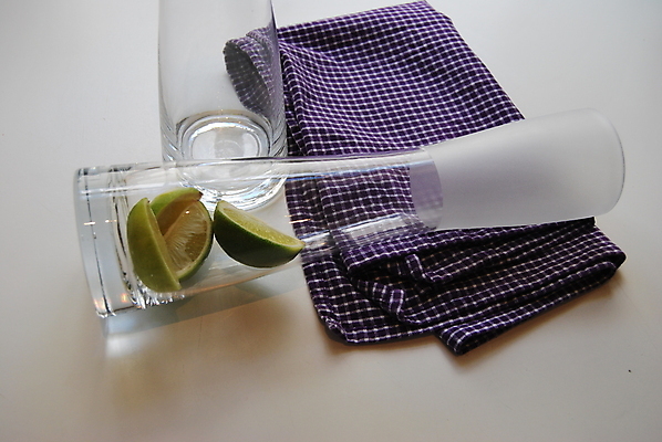 포토 JPG 해외이미지 유리 사람없음 초록색 수건 주방 식당 꽃병 보라색 저녁식사 카페 우아함 흰배경 라임 해외포토 꽃 컬러 백그라운드 컨셉 과일 재질 위생용품 상점 식사 흰색 파일형식 이미지허브