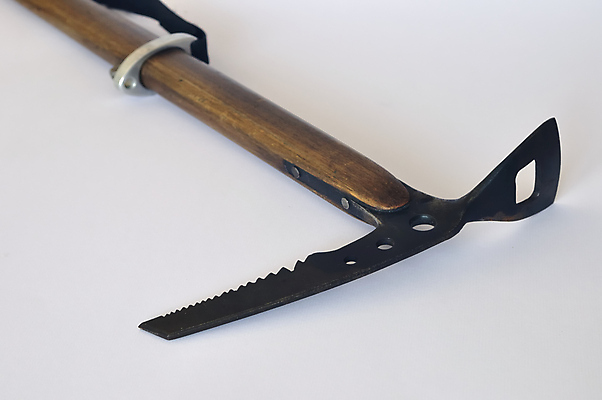 포토 JPG 해외이미지 손 스포츠 백그라운드 겨울 산 손잡이 안전 사람 사람없음 목재 금속 얼음 등산 트래킹 장비 추위 흰색 공구 잡기 업무 선택 정상 헬멧 위험 오브젝트 무역 싱글 복고 빙하 보안 서리 오르기 날카로움 도끼 옛날 철강 핸드메이드 해외포토 자연요소 나무 계절 산업 컬러 컨셉 재료 모션 재질 레저 신체부위 도구 작업 보호장비 파일형식 이미지허브