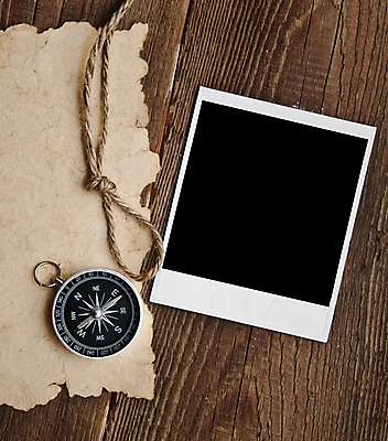 포토 JPG 해외이미지 종이 프레임 사람없음 나뭇결 나침반 폴라로이드사진 양피지 목업 해외포토 폴라로이드 파일형식 이미지허브