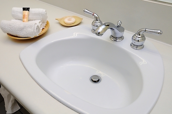 포토 JPG 해외이미지 디자인 종이 여행 가구 컨셉 호텔 주택 실내 건강 사람없음 내부 장식 스파 거울 욕실 흰색 고급 우아함 위생 빨래 비누 대야 변기통 위생관리 정리함 해외포토 컬러 생활용품 가사 숙소 관리 건물 위생용품 파일형식 이미지허브