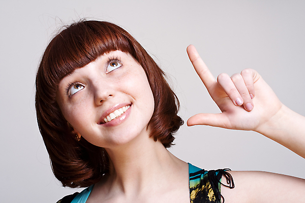 포토 JPG 해외이미지 백인 학생 응시 드레스 옷 여자 행복 얼굴 백그라운드 손가락 관리 한명 웃음 사람 성인 10대 초록색 컬러풀 뷰티 머리 기쁨 회색 해외포토 서양인 1 손 시선 감정 컬러 청소년 표정 신체부위 파일형식 이미지허브