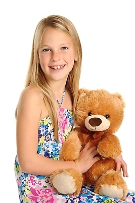 포토 JPG 해외이미지 동물 백인 1 드레스 여자 행복 얼굴 어린이 백그라운드 꽃무늬 장난 곰 포옹 놀이 사랑 한명 사람 장난감 뷰티 갈색 귀여움 기쁨 흰색 달콤 작음 싱글 부드러움 솜털 폭식 고립 돌봄 천진난만 해외포토 서양인 옷 꽃 감정 컬러 컨셉 무늬 포유류 안기 모션 신체부위 감각 맛 크기 파일형식 이미지허브