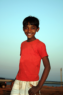 포토 JPG 해외이미지 남자 행복 어린이 한명 미소 동양인 소년 10대 시골 인디언 가난 인도인 결백 해외포토 외국인 1 감정 컨셉 청소년 표정 아메리카 사람 인종 파일형식 이미지허브