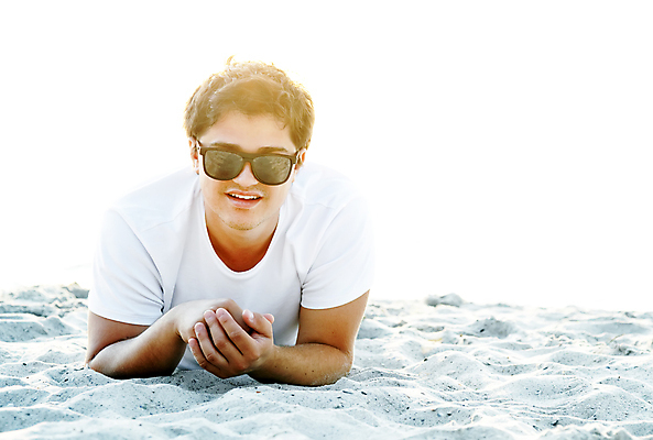 포토 JPG 해외이미지 백인 라이프스타일 응시 남자 행복 모래 자연 휴가 건강 한명 미소 웃음 사람 소년 성인 야외 여름 빛 선글라스 뷰티 우주 일출 일몰 새벽 자유 흰색 선탠 거짓말 카피스페이스 해외포토 자연요소 서양인 1 시선 계절 감정 안경 어린이 컬러 컨셉 표정 생활 노을 공백 생태계 파일형식 이미지허브