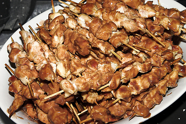 포토 JPG 해외이미지 음식 날개 육류 사람없음 식사 치킨 꼬치 맛 그릴 굽기 뷔페 해외포토 컨셉 식재료 주방용품 구이 닭고기요리 파일형식 이미지허브