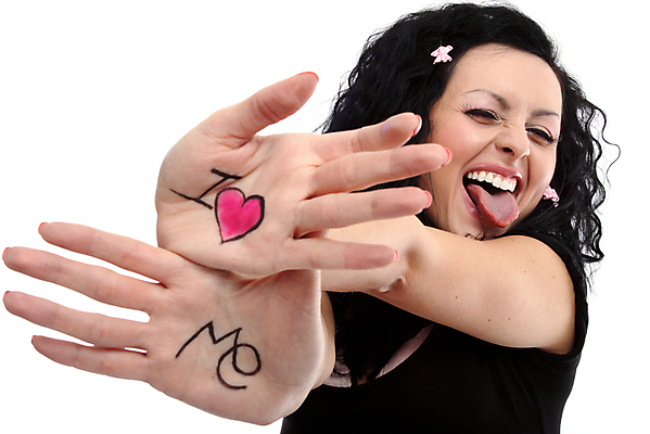 포토 JPG 해외이미지 백인 손 응시 여자 한명 미소 성인 뷰티 쪽지 사인 고립 해외포토 서양인 1 시선 표정 사람 신체부위 파일형식 이미지허브