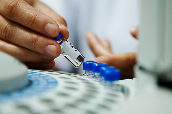 포토 JPG 해외이미지 과학 유리병 실험 사람없음 약 장비 실험실 선택 생명공학 분석 유리그릇 해외포토 그릇 컨셉 의학 유리 병_용기 파일형식 이미지허브