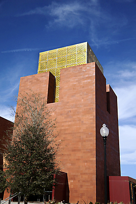 포토 JPG 해외이미지 디자인 외관 벽 건축양식 창문 유리 하늘 벽돌 사람없음 야외 건물 빨간색 파란색 재산 벽돌담 해외포토 건축물 건축 컬러 재질 금융 담장 파일형식 이미지허브