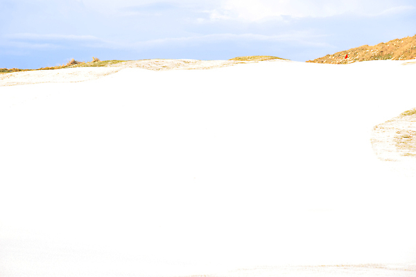 포토 JPG 해외이미지 계절 스포츠 겨울 골프 하늘 아침 바람 사람없음 야외 빨간색 초록색 파란색 노란색 냉동 얼음 추위 게임 흰색 깃발 구멍 강의 모래언덕 서리 봉 아일랜드 골프티 넣기 페어웨이 눈내림 해외포토 주간 자연요소 유럽 컬러 모션 놀이 날씨 골프용품 눈_날씨 구기 언덕 파일형식 이미지허브