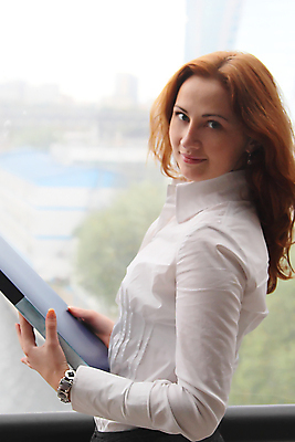 포토 JPG 해외이미지 백인 직업 1 응시 옷 여자 행복 백그라운드 비즈니스 CEO 사업가 노동자 한명 서기 미소 웃음 사람 정장 성인 사무실 흰색 업무 비즈니스우먼 자신감 우아함 대표 종업원 경영자 긍정 교차 경영 혼자 유일 해외포토 서양인 시선 감정 컬러 컨셉 모션 표정 작업 직장인 리더 파일형식 이미지허브