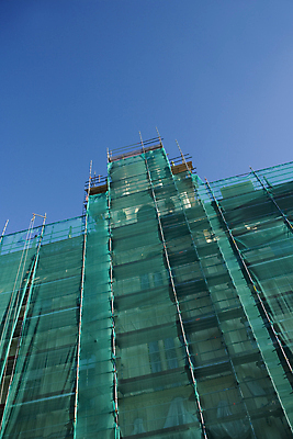 포토 JPG 해외이미지 산업 벽 비즈니스 건축양식 사다리 하늘 추상 새로움 그림자 안전 사람없음 야외 건물 가로 초록색 빛 컬러풀 햇빛 금속 줄무늬 건설현장 회색 작업 작업장 무거움 발판 철강 부족함 해외포토 건축물 건축 컬러 컨셉 무늬 재질 건설업 태양 도구 무게 파일형식 이미지허브