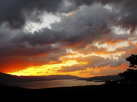 포토 JPG 해외이미지 구름 호수 여행 풍경 사람없음 여름 일몰 중앙아메리카 코스타리카 해외포토 자연요소 계절 아메리카 노을 파일형식 이미지허브